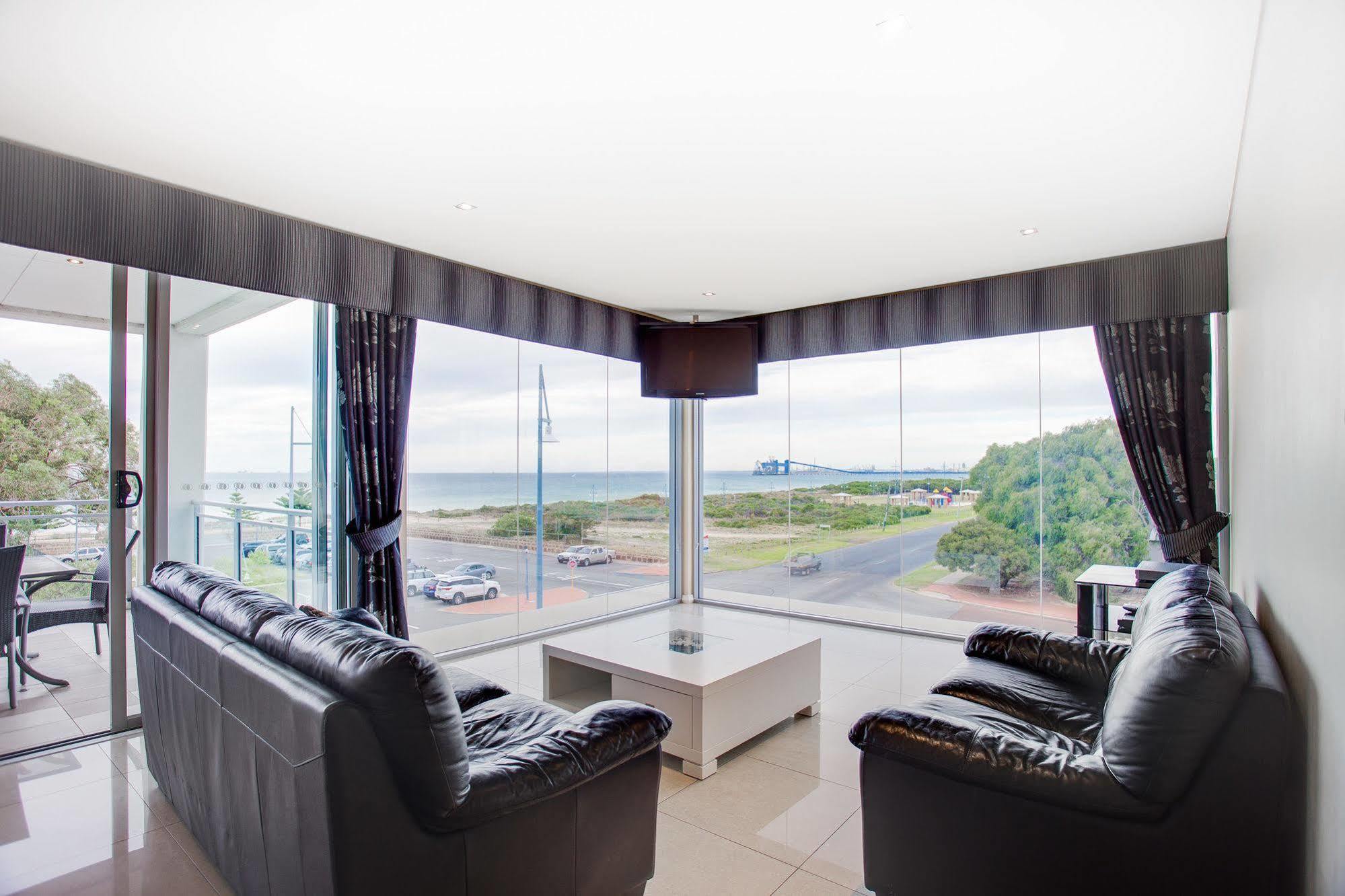 Spinnakers by Rockingham Apartments Exteriör bild